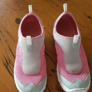 Mountrek Walking Shoe